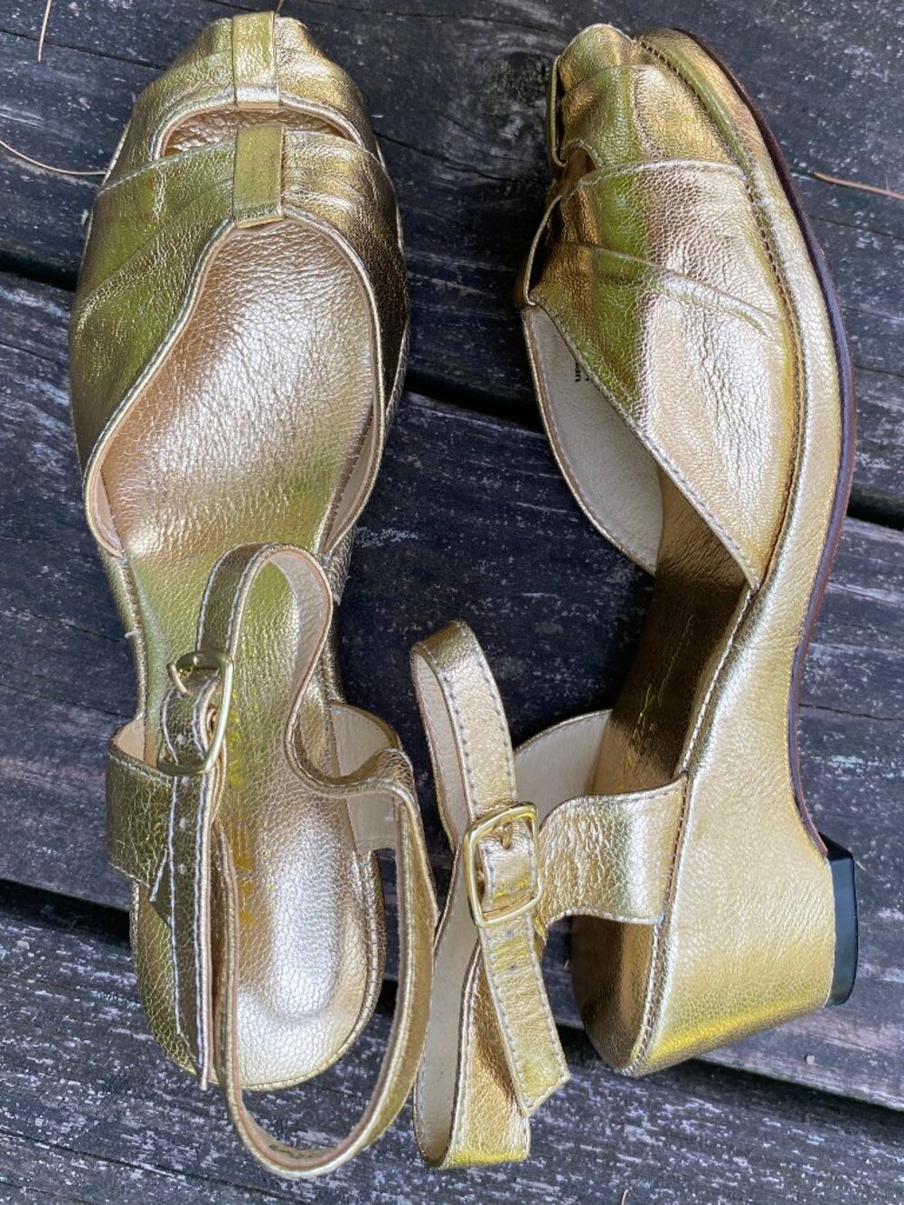 NEW Gold REMIX Vintage Brand Pleated Toe Wedge Leather Sandals - Size 6 - Picture 4 of 9